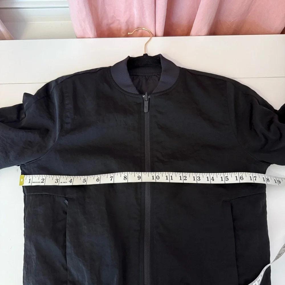 Lululemon Women's Non Stop Reversible Black Bomber Jacket Size 4 - Picture 12 of 12